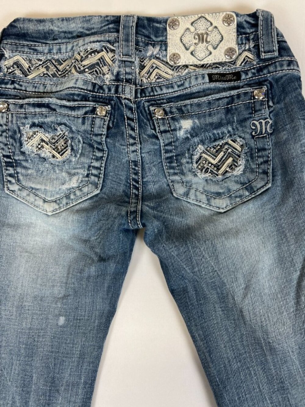 Miss Me Women 26 29 Inseam Ankle Skinny Blue Denim Distressed Embellished Pocket - Picture 11 of 11